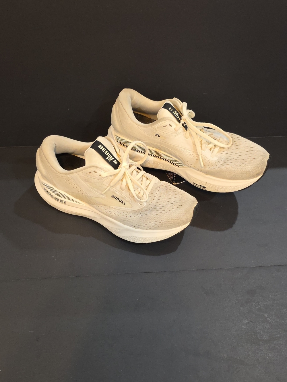 Brooks Adrenaline GTS 24 Women's Running Shoes — Cream/Ivory & Black Size 9.5